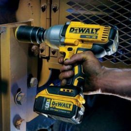 DeWALT DCF899P2 work e1554840096466 DeWALT DCF899P2 work e1554840096466
