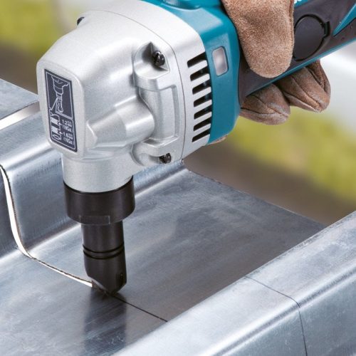 Makita DJN161Z work e1554926030505