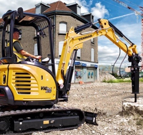 Yanmar with hammer