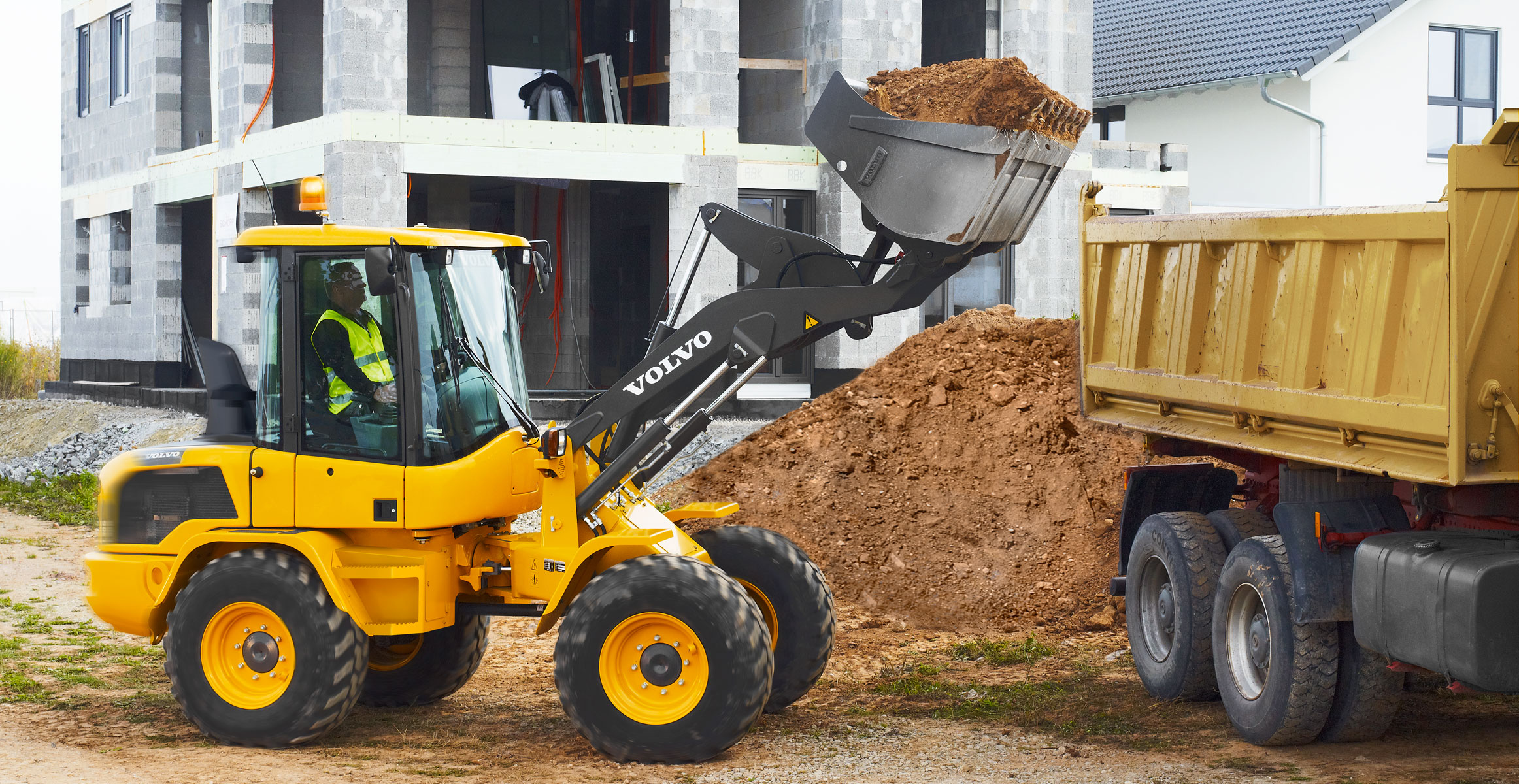 volvo benefits compact wheel loader l30g t4f boost your performance 2324x1200 1